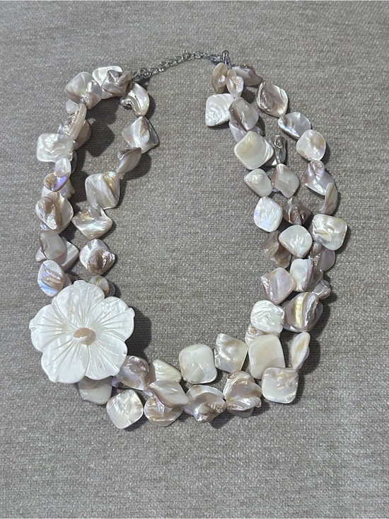 Jewelry - Mother of Pearl Shell Flower Statement Necklace Beach Coastal Boho